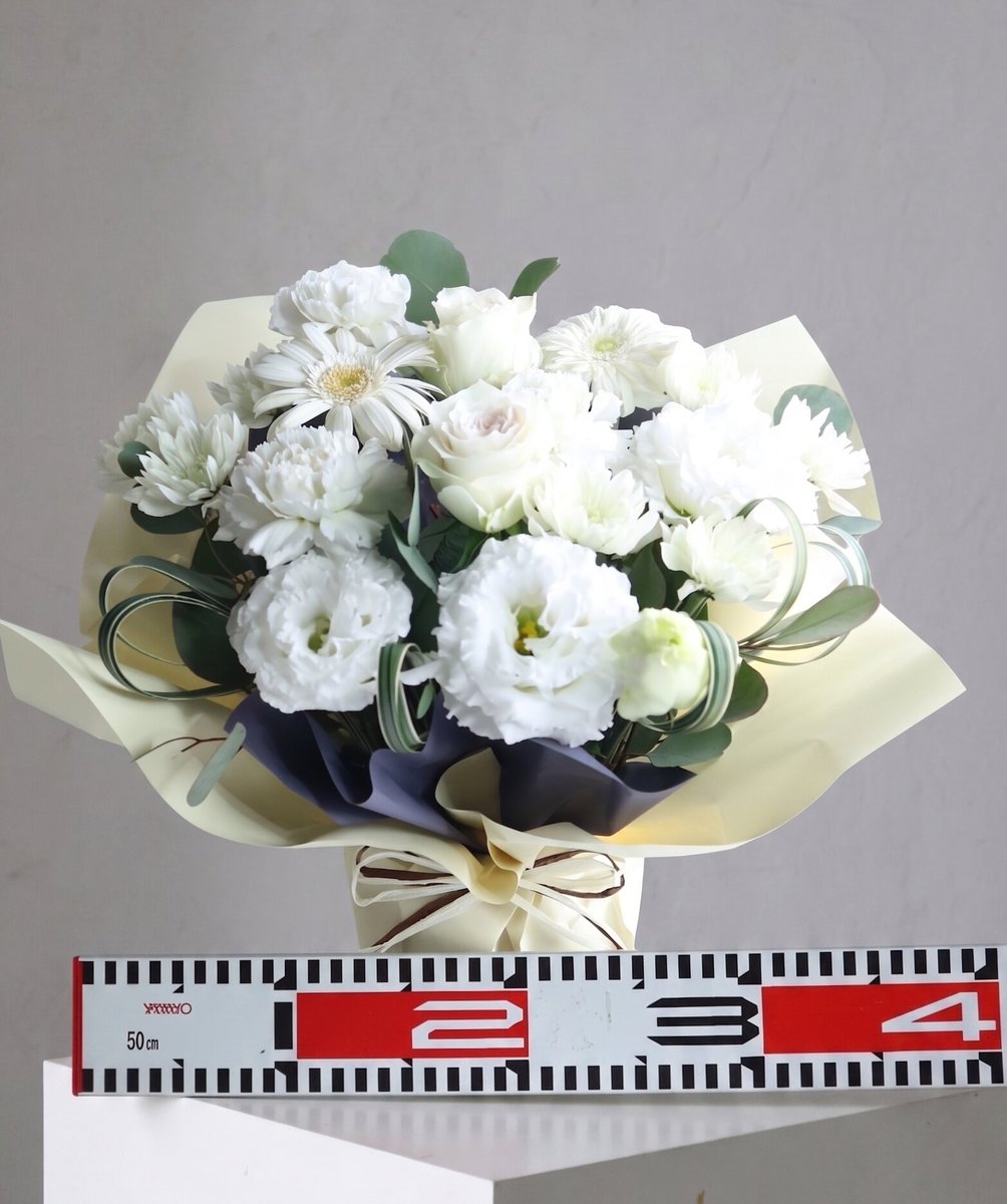 十三回忌お供え花 -月白（GEPPAKU）