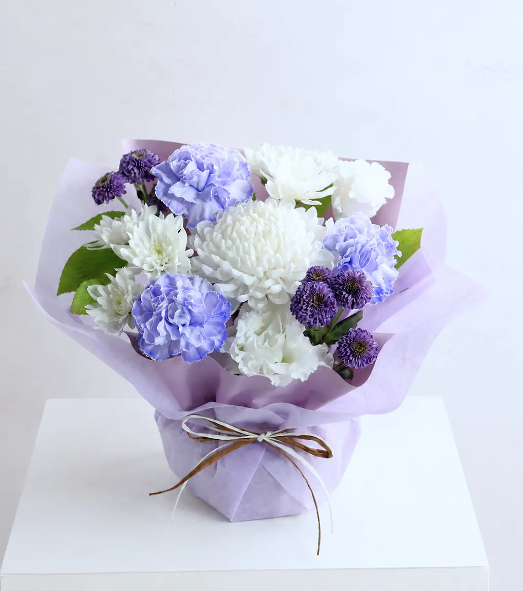 ＜喪中見舞いの花＞　ラベンダーと白色