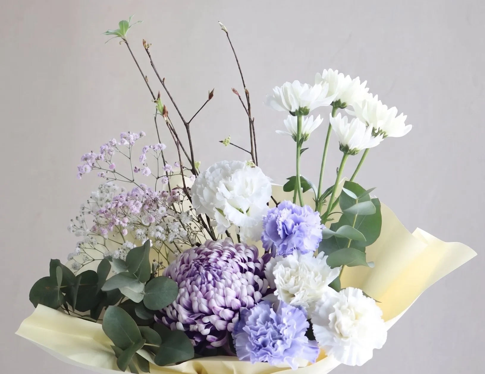 ラベンダーカラーのお供え花